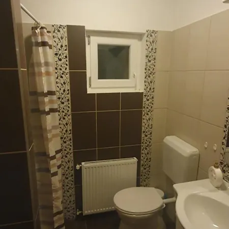 Darnay Apartmanhaz * Gyenesdiás